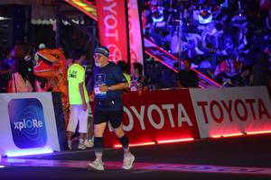 BIB: 143
                            <button type="button" onclick="openModal(23194613)" class="btn btn-primary btn-sm float-right btn-popup" data-toggle="modal" data-target=".modal-high-quality">
                        <i class="fas fa-shopping-cart"></i> Add to Cart
                    </button>
                                            <button type="button" onclick="isThisMe(23194613, true)" class="btn btn-success btn-sm float-right btn-popup btn-isme hidden" data-toggle="tooltip" data-placement="bottom" title="นี่คือรูปของคุณใช่ไหม คลิกที่นี่เพื่อเอาเข้าอัลบั้ม">
                        <i class="fas fa-plus"></i> Add to album
                    </button>
                    <button type="button" onclick="isThisMe(23194613, false)" class="btn btn-warning btn-sm float-right btn-popup btn-isnotme hidden">
                        <i class="fas fa-ban"></i> Remove from album
                    </button>